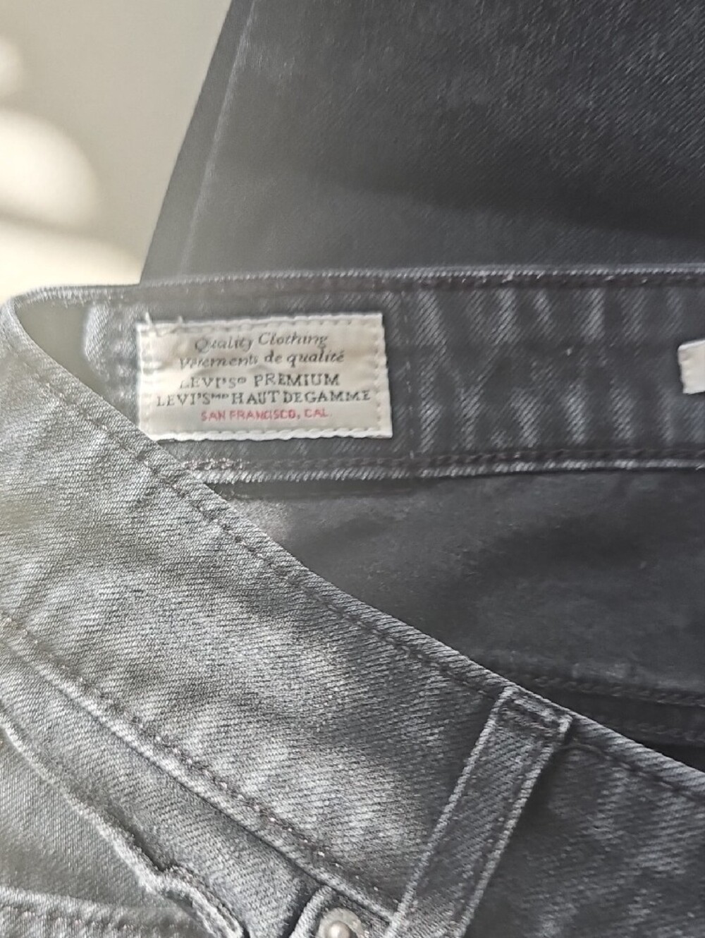 Levi's 721 High-Rise Black Women’s Skinny Jeans Size 26 - Picture 4 of 5
